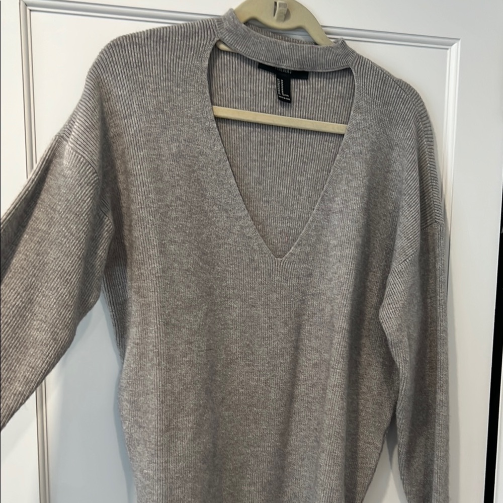 Forever 21 Gray V-Neck Top Classic Style